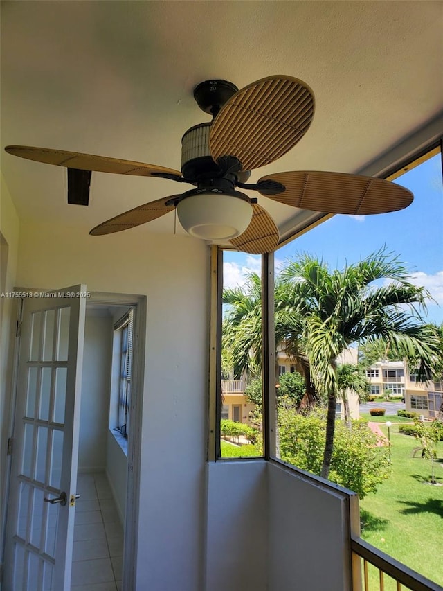 balcony featuring ceiling fan