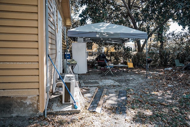 view of yard with central AC