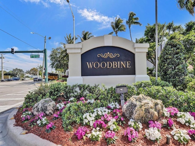 view of community / neighborhood sign