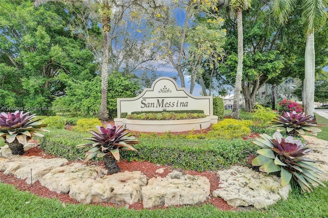 view of community / neighborhood sign