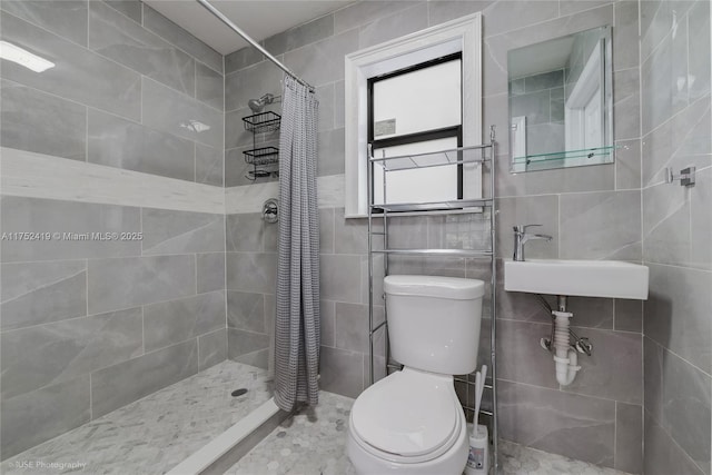 1624 Granada Blvd, Coral Gables, FL 33134 - bathroom with a tile shower and tile walls