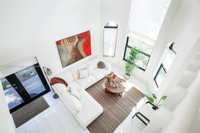 14421 SW 116th Ter, Miami, FL 33186 - tiled living room featuring a towering ceiling