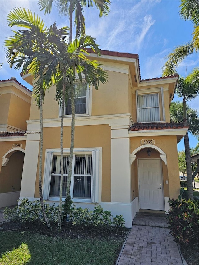 view of front of property featuring stucco siding