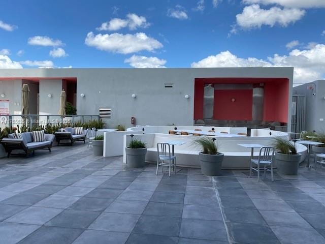 view of patio featuring an outdoor hangout area