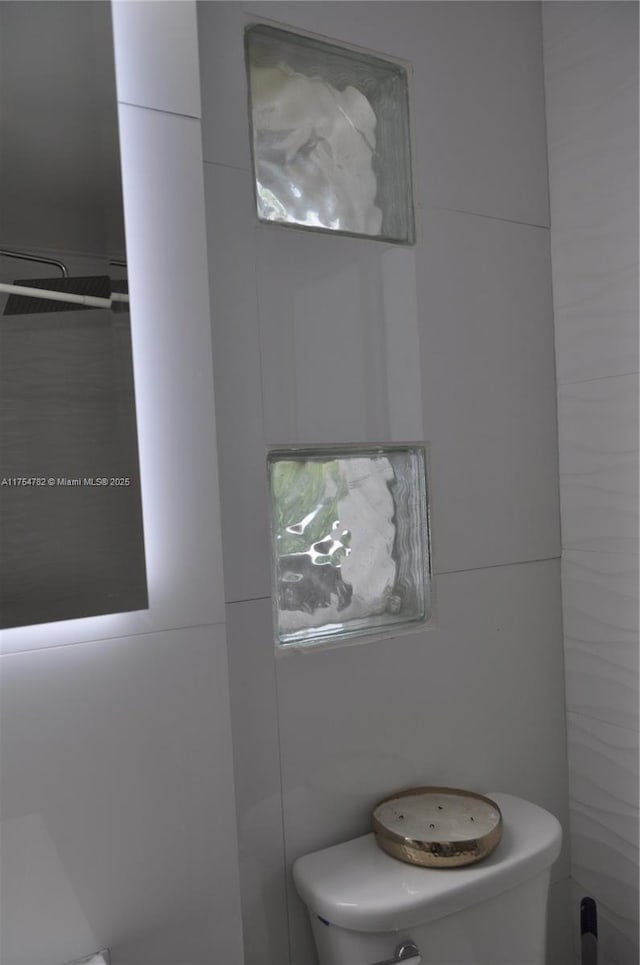 2413 Sugarloaf Ln, Fort Lauderdale, FL 33312 - bathroom with toilet