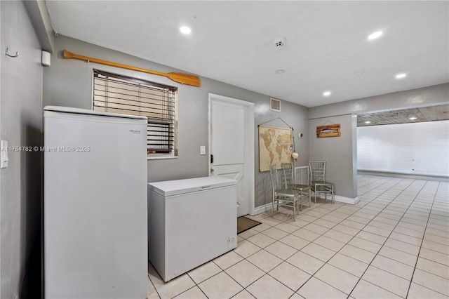 2413 Sugarloaf Ln, Fort Lauderdale, FL 33312 - interior space featuring visible vents, recessed lighting, baseboards, and light tile patterned floors