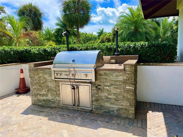2801 NE 183rd St Unit 215W, Aventura, FL 33160 - view of patio