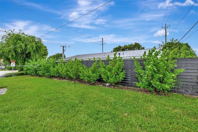 view of yard featuring fence