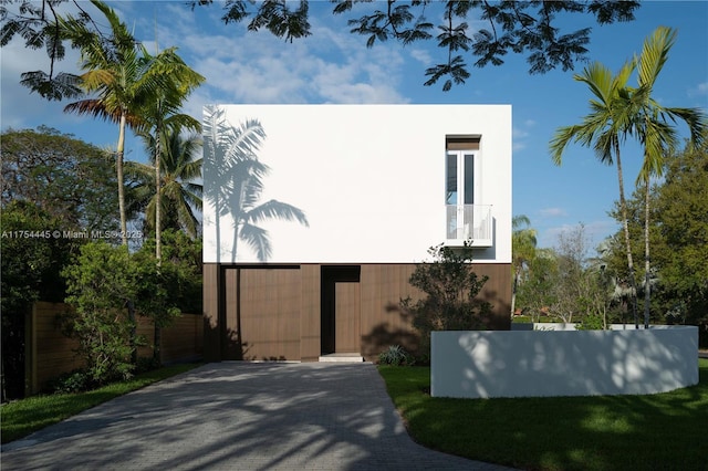 6800 SW 83rd Pl, Miami, FL 33143 - view of front of house featuring stucco siding