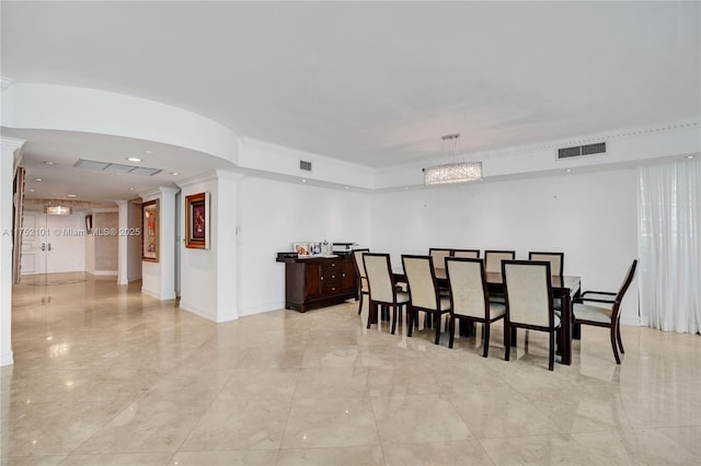 dining space featuring baseboards, recessed lighting, visible vents, and crown molding