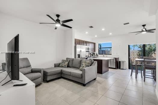 Listing photo 2 for 10055 SW 228th Ter Unit 10055, Miami FL 33190