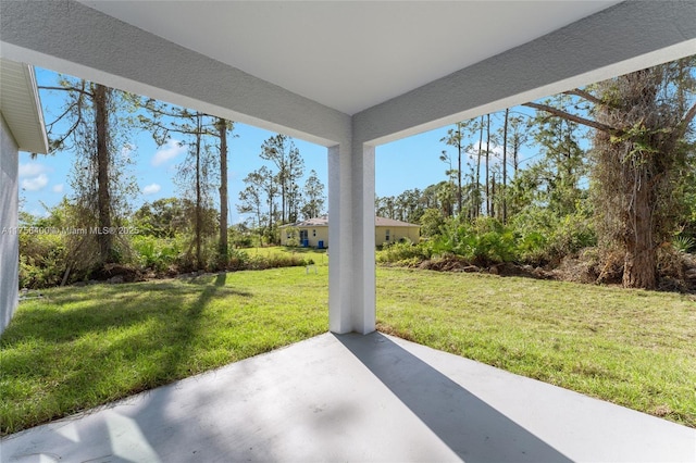 view of yard featuring a patio