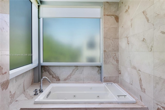 548 Fernwood Rd Unit 548, Key Biscayne, FL 33149 - full bath featuring a tub with jets