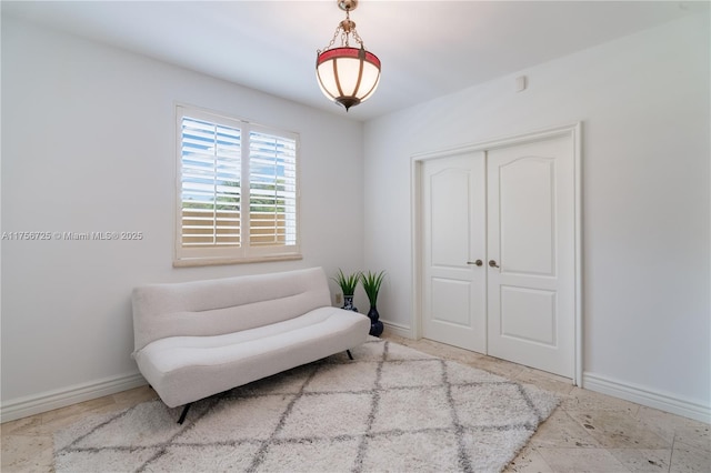 sitting room with baseboards