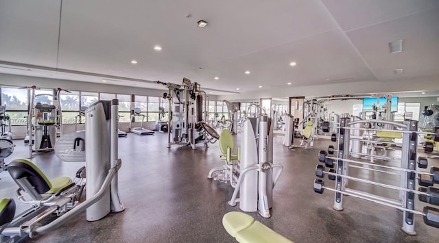 gym featuring recessed lighting