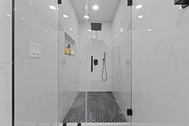 full bath featuring visible vents and a shower stall