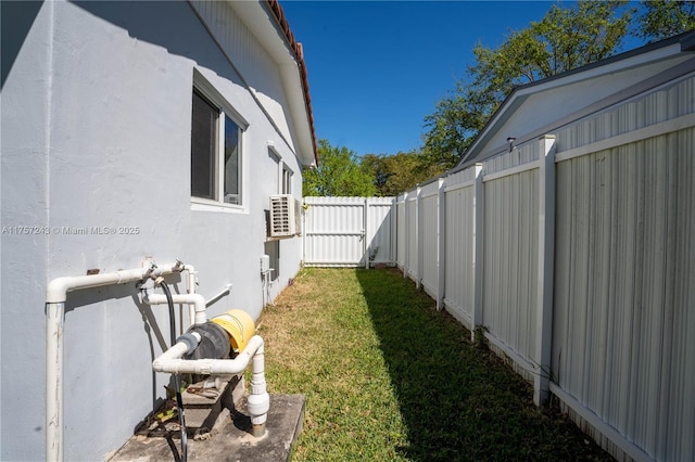 view of yard featuring a fenced backyard