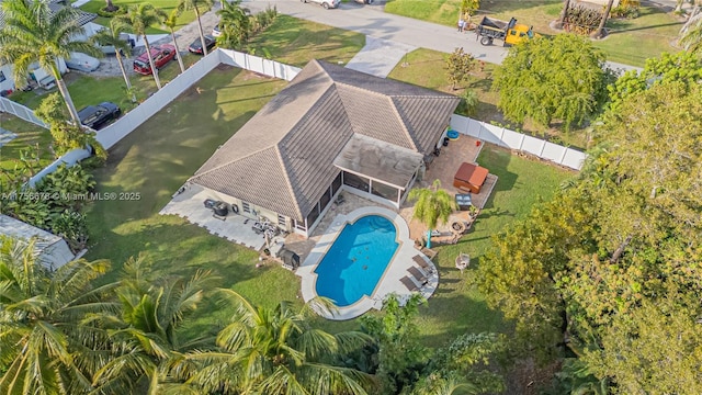 11400 Tara Dr, Plantation, FL 33325 - view from above of property with a pool area