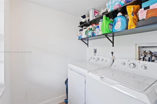 802 Cypress Grove Ln Unit 409, Pompano Beach, FL 33069 - laundry room featuring washer and clothes dryer and baseboards