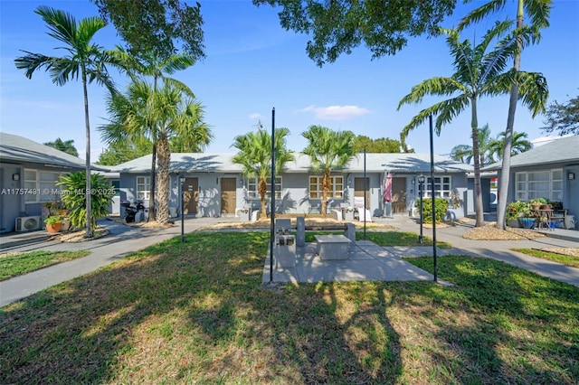 exterior space featuring a front yard