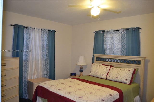 bedroom with ceiling fan