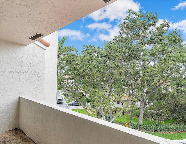 21375 Marina Cove Cir Unit 14-A, Aventura, FL 33180 - balcony featuring visible vents