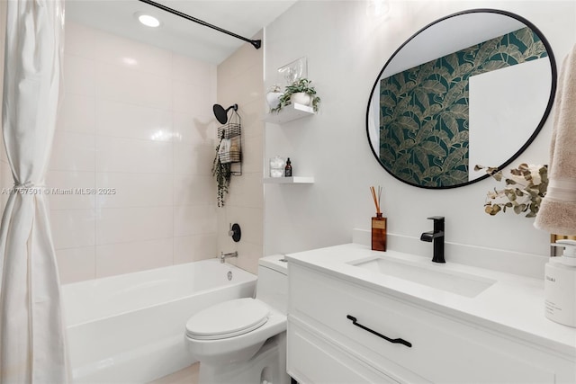 full bath with shower / tub combo, vanity, toilet, and recessed lighting