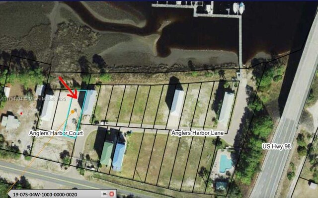 105 Anglers Harbor Ct, Carrabelle, FL 32322