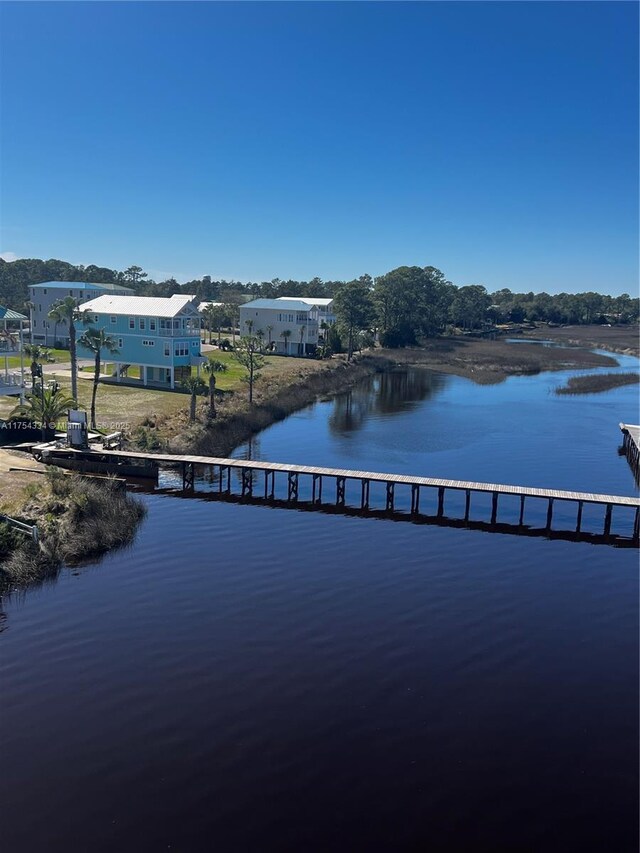 105 Anglers Harbor Ct, Carrabelle, FL 32322