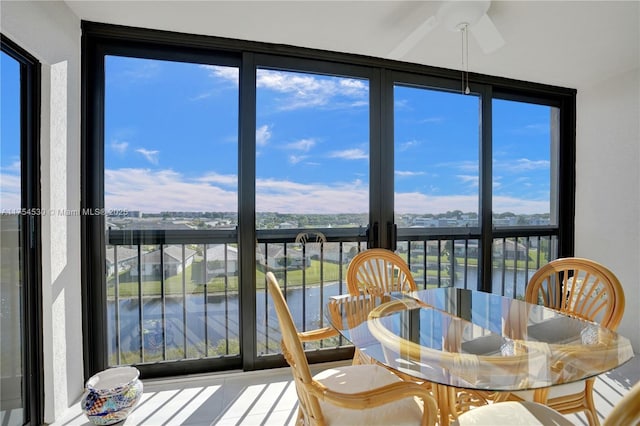 sunroom / solarium with a healthy amount of sunlight
