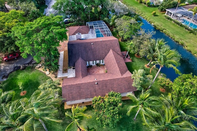 bird's eye view with a water view