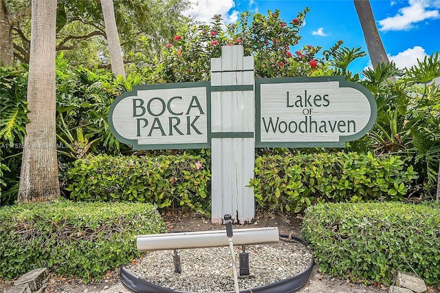 view of community / neighborhood sign