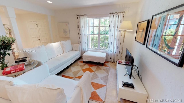 living room featuring recessed lighting