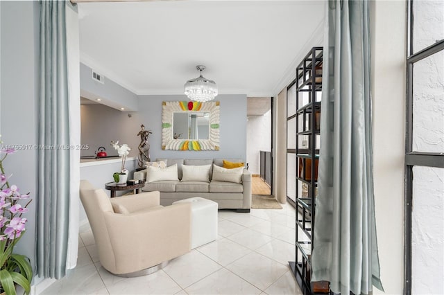 living room featuring light tile patterned floors, visible vents, an inviting chandelier, and crown molding