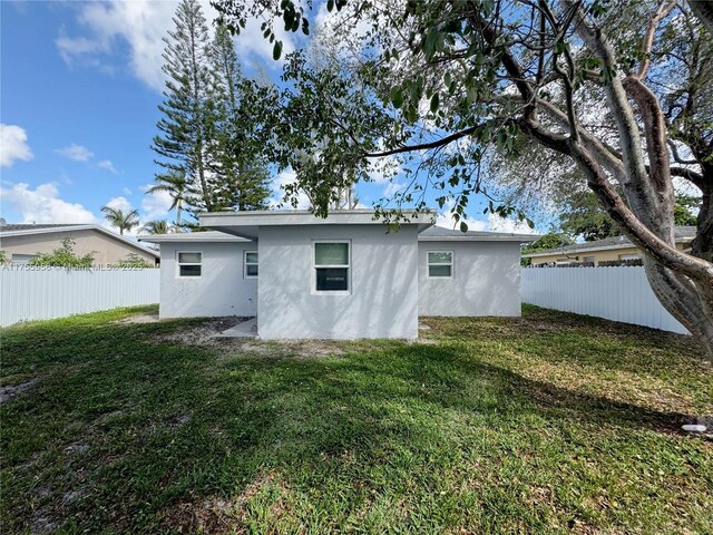 4161 SW 56th Ave, Davie, FL 33314 - back of property with stucco siding