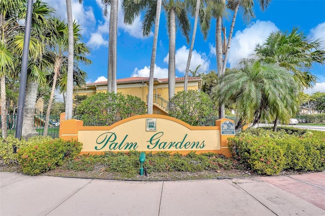 view of community / neighborhood sign