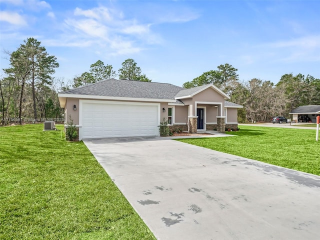 ranch-style home featuring driveway, an attached garage, cooling unit, a front lawn, and stucco siding