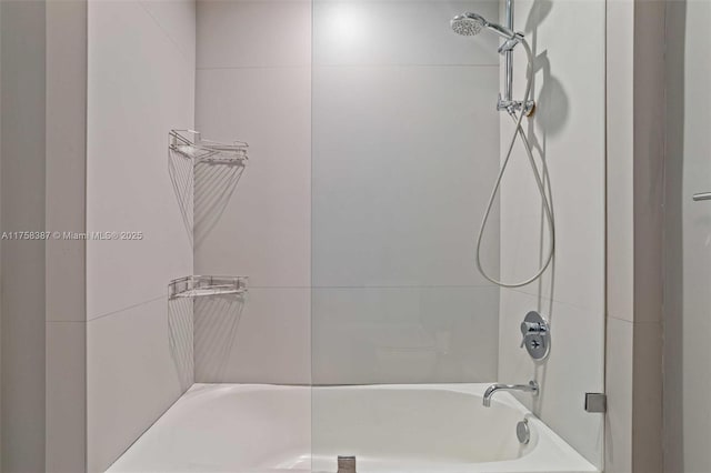 full bathroom with washtub / shower combination