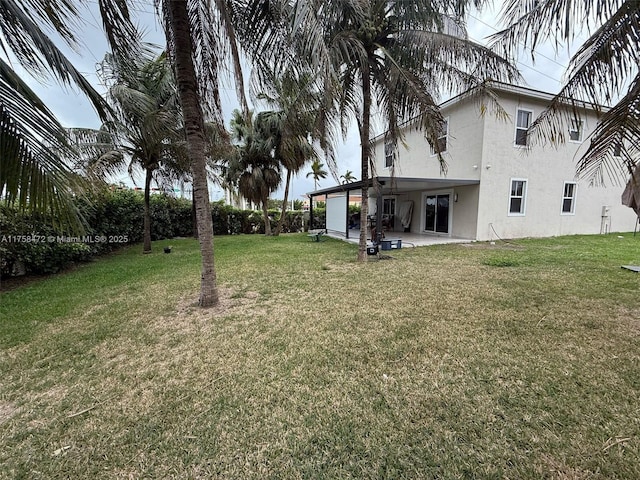 view of yard featuring a patio area