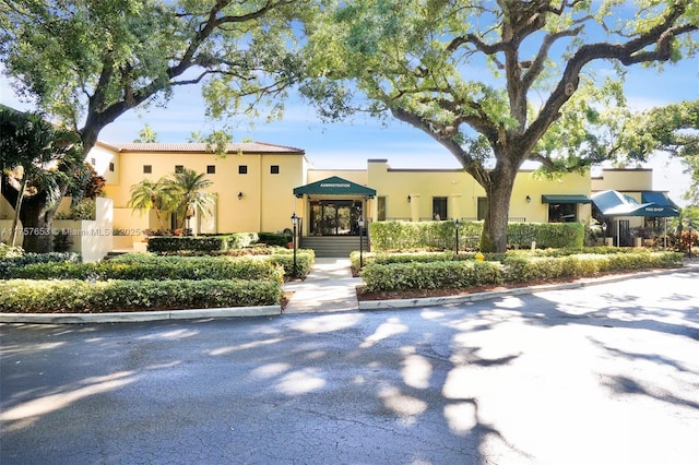 view of front of property with stucco siding