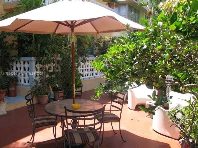 view of patio / terrace with outdoor dining space