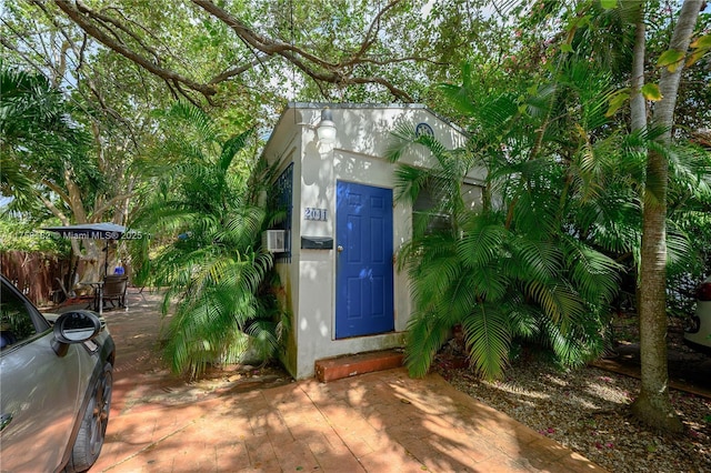 view of outbuilding featuring an outbuilding