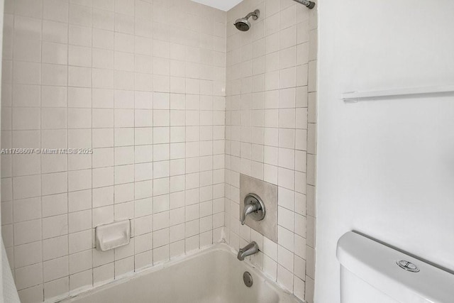 full bath with toilet and tub / shower combination