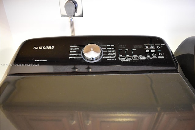 3970 Oaks Clubhouse Dr Unit 307, Pompano Beach, FL 33069 - laundry view of washer / dryer