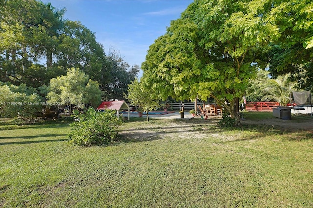 view of yard featuring fence