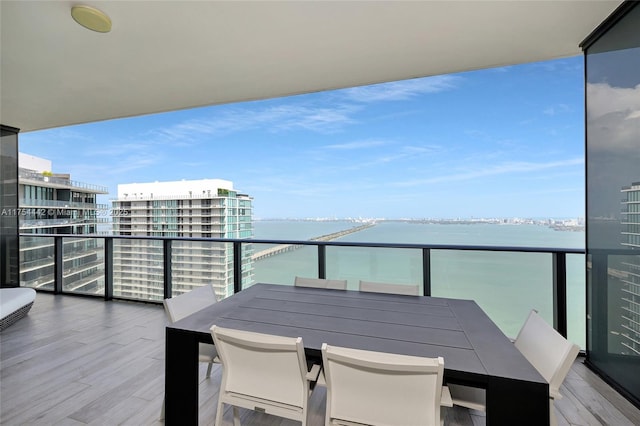 480 NE 31st St Unit 4805, Miami, FL 33137 - balcony featuring a water view