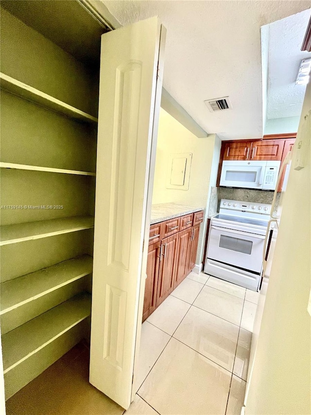 pantry with visible vents