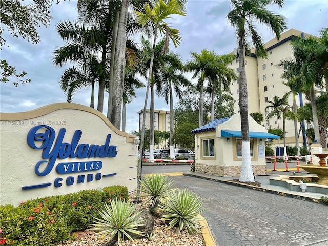 4550 NW 9th St Unit 101E, Miami, FL 33126 - view of community sign