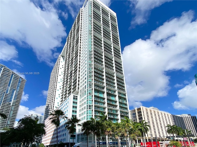 55 SE 6th St Unit 2210, Miami FL, 33131, 2 bedrooms, 2 baths condo for sale