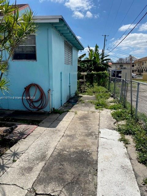 2158 NW 32nd St, Miami, FL 33142 - view of outdoor structure with fence